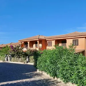 https://residence-a-marinella-a-450-mt-dal-mare.in-sardinia.net